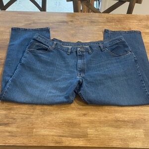 Wrangler Men's Dark Blue Relaxed Fit Jeans size 44x30